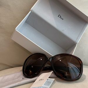 Christian Dior tortoise square frame sunglasses